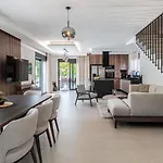New! Luxury Carlotte With 11m Pool Villa