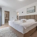 New! Luxury Carlotte With 11m Pool Villa Poreč
