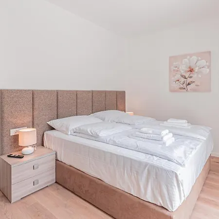 New! Luxury Carlotte With 11m Pool *