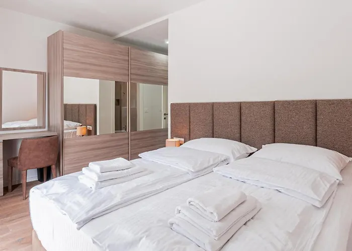 New! Luxury Carlotte With 11m Pool Poreč