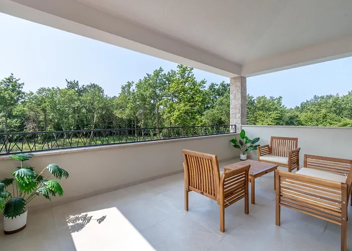 Villa New! Luxury Carlotte With 11m Pool Poreč