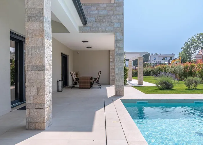 New! Luxury Carlotte With 11m Pool * Poreč