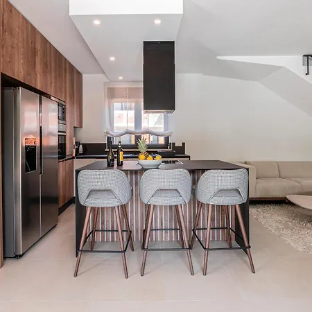 Βίλα New! Luxury Carlotte With 11m Pool