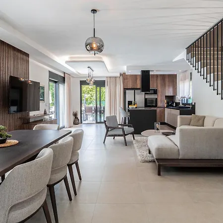 New! Luxury Carlotte With 11m Pool Βίλα