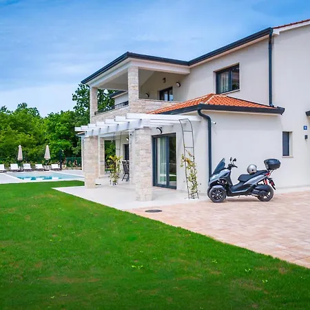 New! Luxury Carlotte With 11m Pool Porec