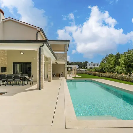 New! Luxury Carlotte With 11m Pool