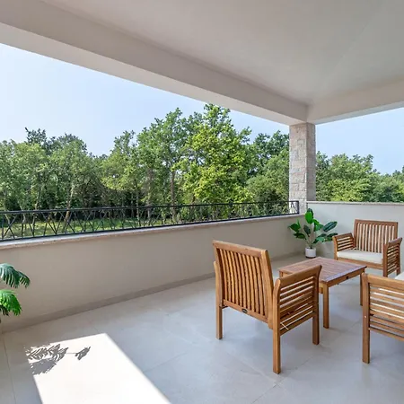 Βίλα New! Luxury Carlotte With 11m Pool Πόρετς