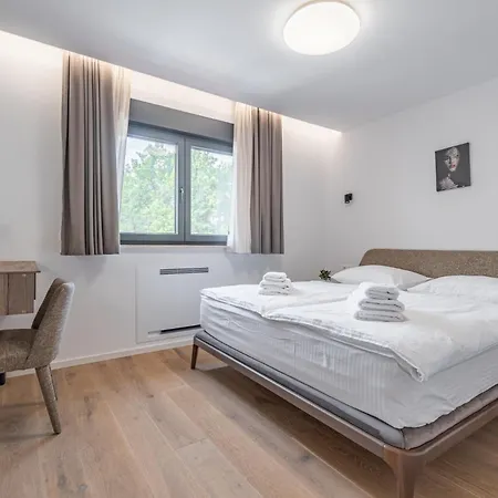 Βίλα New! Luxury Carlotte With 11m Pool Πόρετς