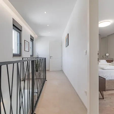 Villa New! Luxury Carlotte With 11m Pool Porec