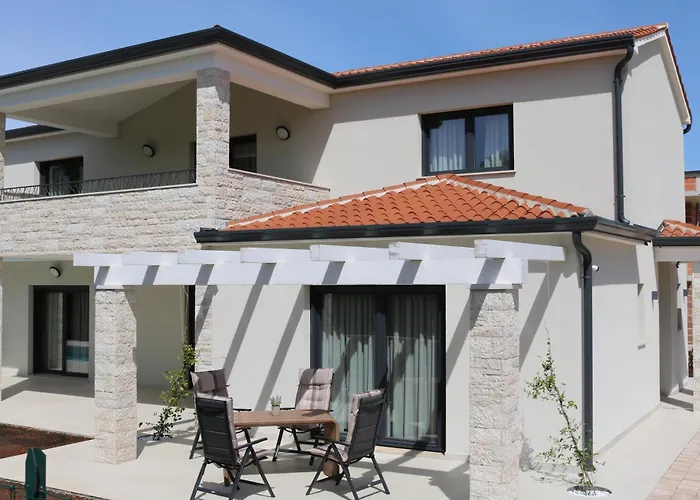 New! Luxury Carlotte With 11m Pool Vila *