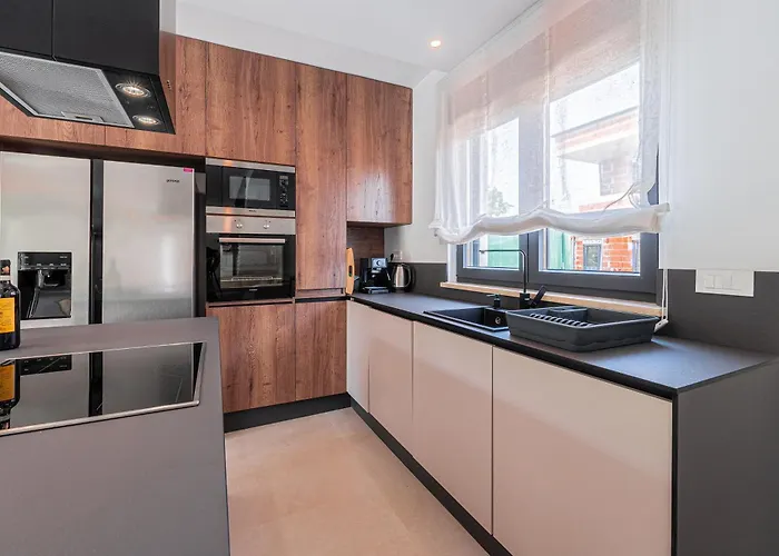 New! Luxury Carlotte With 11m Pool Vila *