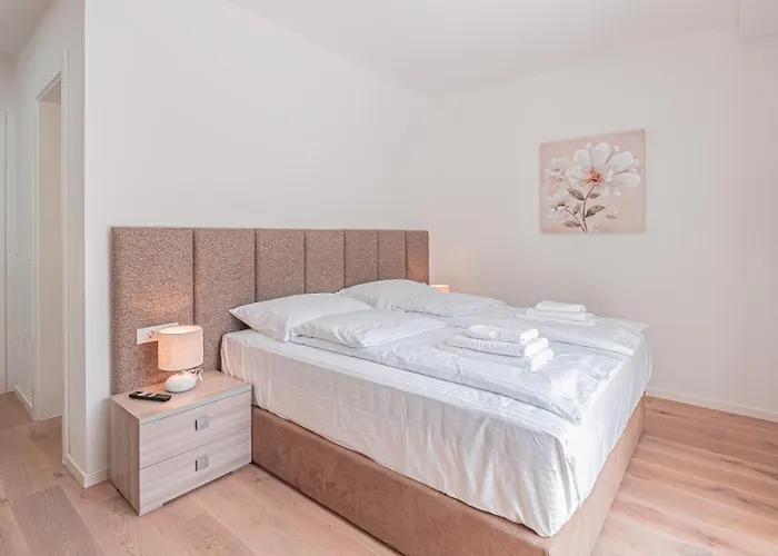 New! Luxury Carlotte With 11m Pool *