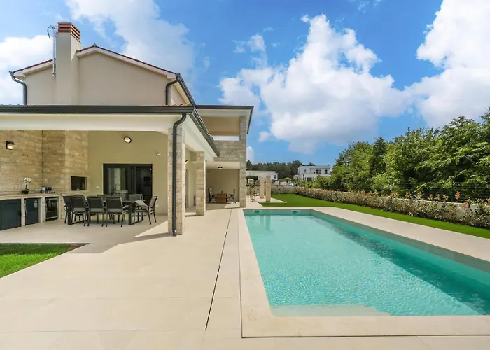 New! Luxury Carlotte With 11m Pool