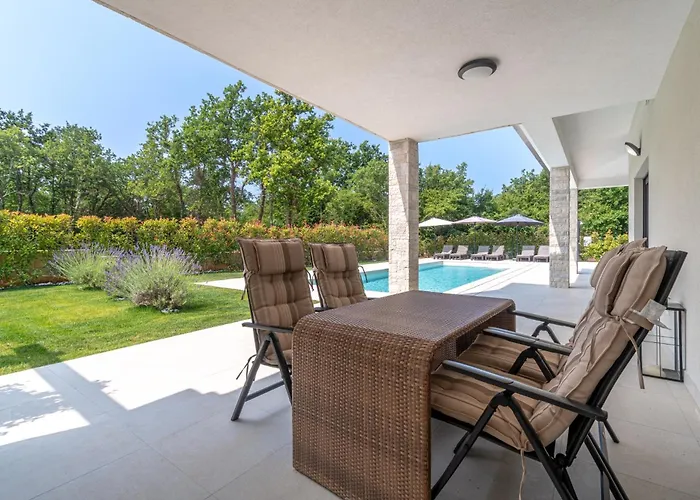 New! Luxury Carlotte With 11m Pool *