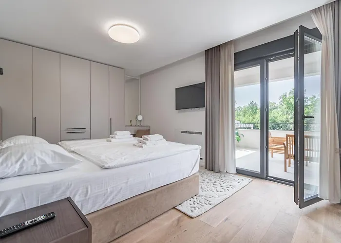 New! Luxury Carlotte With 11m Pool