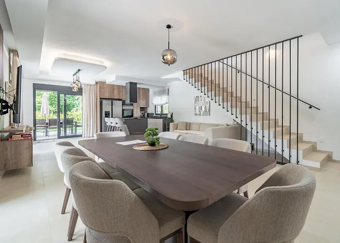 New! Luxury Carlotte With 11m Pool