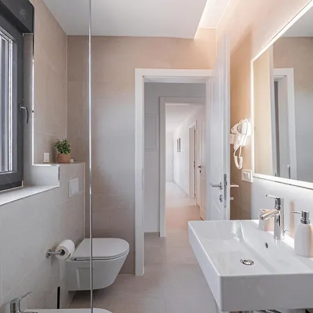 New! Luxury Carlotte With 11m Pool Poreč