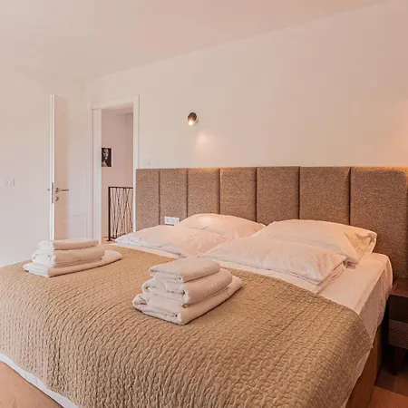 New! Luxury Carlotte With 11m Pool