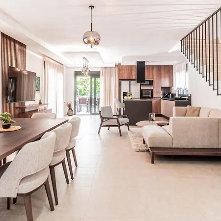 New! Luxury Carlotte With 11m Pool Villa