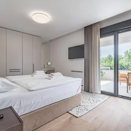 New! Luxury Carlotte With 11m Pool