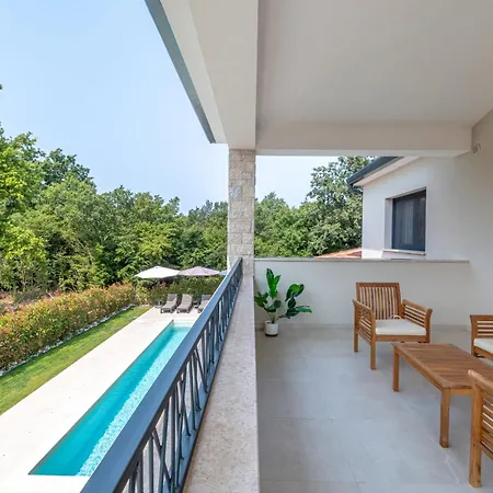 New! Luxury Carlotte With 11m Pool Villa *