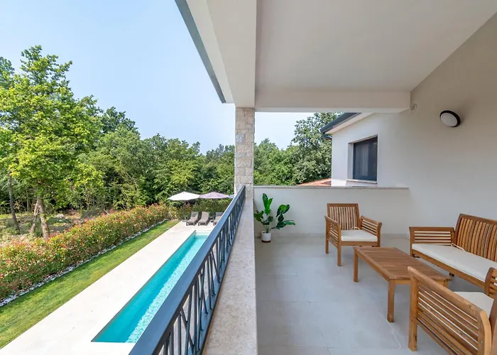 New! Luxury Carlotte With 11m Pool Villa *